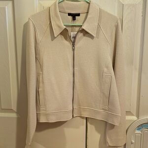 NWT Banana Republic women’s cream jacket w/pockets. Sz large. See pics!